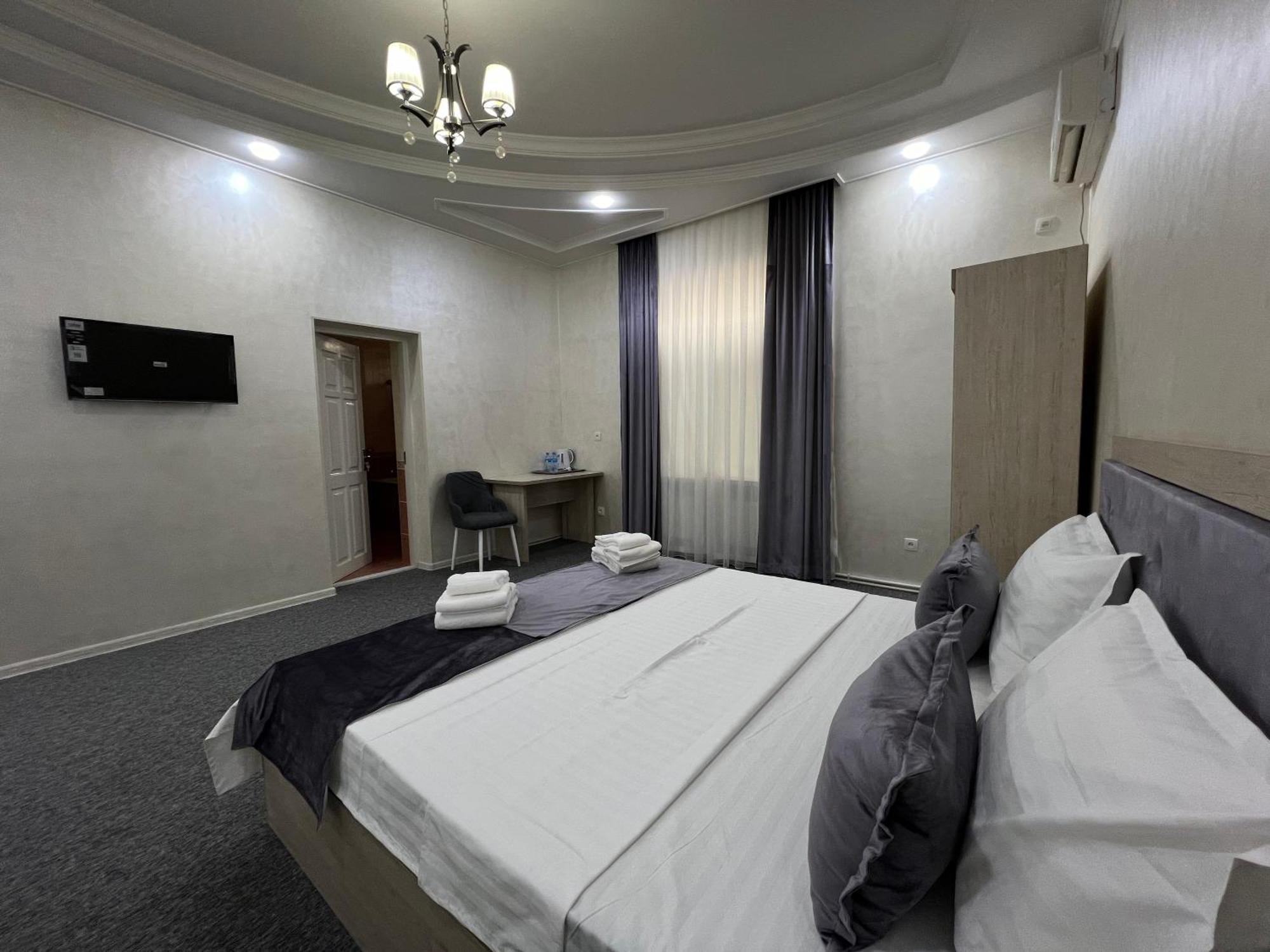 Art Tashkent Hotel Buitenkant foto